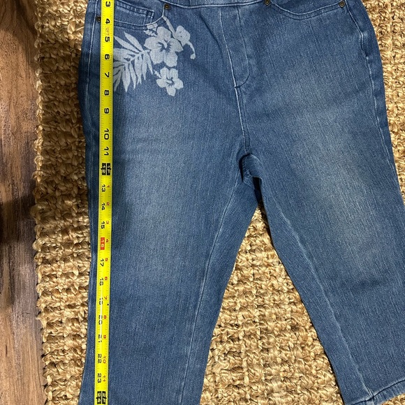 Belle by Kim Gravel Blue Cropped Jeans with Floral Design - Picture 7 of 7